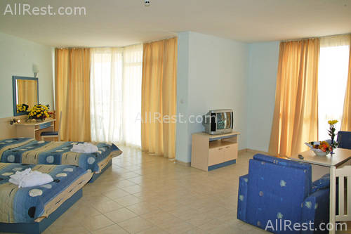 Dolphin Marina Hotel 19